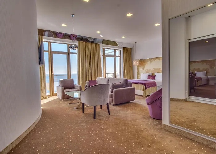 Panorama De Luxe Hotel 5*