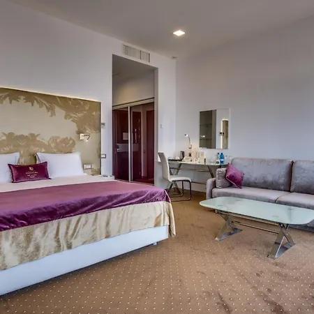 Hotel Panorama De Luxe 5*