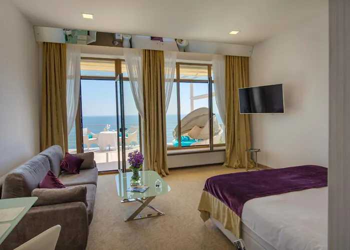 Panorama De Luxe Hotel 5*